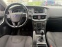 Volvo V40 1.6 D2 Base Business 5 drs van 2de Eig met trekhaak en navigatie en bluetooth telefoon en airco