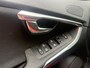 Volvo V40 1.6 D2 Base Business 5 drs van 2de Eig met trekhaak en navigatie en bluetooth telefoon en airco