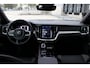 Volvo V60 T6 Plug-in hybrid AWD Plus Dark | Rondomzicht Camera| Semi Electrische trekhaak| Electronic Climate Control | Adaptieve Cruise Control | Parkeersensoren | Rijstrooksensor Met Correctie | Navigatiesysteem | Verwarmbare Voorstoelen | Verwarmbaar Stuurwiel | Keyless Entry |