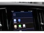 Volvo V60 T6 Plug-in hybrid AWD Plus Dark | Rondomzicht Camera| Semi Electrische trekhaak| Electronic Climate Control | Adaptieve Cruise Control | Parkeersensoren | Rijstrooksensor Met Correctie | Navigatiesysteem | Verwarmbare Voorstoelen | Verwarmbaar Stuurwiel | Keyless Entry |