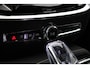 Volvo V60 T6 Plug-in hybrid AWD Plus Dark | Rondomzicht Camera| Semi Electrische trekhaak| Electronic Climate Control | Adaptieve Cruise Control | Parkeersensoren | Rijstrooksensor Met Correctie | Navigatiesysteem | Verwarmbare Voorstoelen | Verwarmbaar Stuurwiel | Keyless Entry |