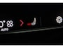 Volvo V60 T6 Plug-in hybrid AWD Plus Dark | Rondomzicht Camera| Semi Electrische trekhaak| Electronic Climate Control | Adaptieve Cruise Control | Parkeersensoren | Rijstrooksensor Met Correctie | Navigatiesysteem | Verwarmbare Voorstoelen | Verwarmbaar Stuurwiel | Keyless Entry |