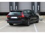 Volvo V60 T6 Plug-in hybrid AWD Plus Dark | Rondomzicht Camera| Semi Electrische trekhaak| Electronic Climate Control | Adaptieve Cruise Control | Parkeersensoren | Rijstrooksensor Met Correctie | Navigatiesysteem | Verwarmbare Voorstoelen | Verwarmbaar Stuurwiel | Keyless Entry |