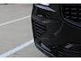 Volvo V60 T6 Plug-in hybrid AWD Plus Dark | Rondomzicht Camera| Semi Electrische trekhaak| Electronic Climate Control | Adaptieve Cruise Control | Parkeersensoren | Rijstrooksensor Met Correctie | Navigatiesysteem | Verwarmbare Voorstoelen | Verwarmbaar Stuurwiel | Keyless Entry |