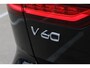 Volvo V60 T6 Plug-in hybrid AWD Plus Dark | Rondomzicht Camera| Semi Electrische trekhaak| Electronic Climate Control | Adaptieve Cruise Control | Parkeersensoren | Rijstrooksensor Met Correctie | Navigatiesysteem | Verwarmbare Voorstoelen | Verwarmbaar Stuurwiel | Keyless Entry |