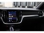Volvo V60 T6 Plug-in hybrid AWD Plus Dark | Rondomzicht Camera| Semi Electrische trekhaak| Electronic Climate Control | Adaptieve Cruise Control | Parkeersensoren | Rijstrooksensor Met Correctie | Navigatiesysteem | Verwarmbare Voorstoelen | Verwarmbaar Stuurwiel | Keyless Entry |
