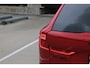 Volvo XC60 T8 Plug-in hybrid AWD Ultra Dark | Luchtvering | Bowers & Wilkins premium audio | Lichtmetalen velgen 22" | 360° parkeercamera | Sportstoelen | Head-up display | Parkeerverwarming | BLIS | Adaptive cruise | trekhaak elektrisch uitklapbaar | head-up display