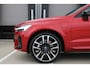 Volvo XC60 T8 Plug-in hybrid AWD Ultra Dark | Luchtvering | Bowers & Wilkins premium audio | Lichtmetalen velgen 22" | 360° parkeercamera | Sportstoelen | Head-up display | Parkeerverwarming | BLIS | Adaptive cruise | trekhaak elektrisch uitklapbaar | head-up display