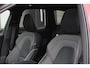 Volvo XC60 T8 Plug-in hybrid AWD Ultra Dark | Luchtvering | Bowers & Wilkins premium audio | Lichtmetalen velgen 22" | 360° parkeercamera | Sportstoelen | Head-up display | Parkeerverwarming | BLIS | Adaptive cruise | trekhaak elektrisch uitklapbaar | head-up display