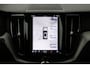Volvo XC60 T8 Plug-in hybrid AWD Ultra Dark | Luchtvering | Bowers & Wilkins premium audio | Lichtmetalen velgen 22" | 360° parkeercamera | Sportstoelen | Head-up display | Parkeerverwarming | BLIS | Adaptive cruise | trekhaak elektrisch uitklapbaar | head-up display