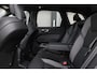 Volvo XC60 T8 Plug-in hybrid AWD Ultra Dark | Luchtvering | Bowers & Wilkins premium audio | Lichtmetalen velgen 22" | 360° parkeercamera | Sportstoelen | Head-up display | Parkeerverwarming | BLIS | Adaptive cruise | trekhaak elektrisch uitklapbaar | head-up display