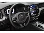 Volvo XC60 T8 Plug-in hybrid AWD Ultra Dark | Luchtvering | Bowers & Wilkins premium audio | Lichtmetalen velgen 22" | 360° parkeercamera | Sportstoelen | Head-up display | Parkeerverwarming | BLIS | Adaptive cruise | trekhaak elektrisch uitklapbaar | head-up display