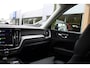 Volvo XC60 2.0 T6 Plug-in hybrid AWD Plus Bright | Semi elektrische trekhaak | Stoel & stuurwielverwarming | Lederen interieur |