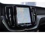 Volvo XC60 T8 390PK Automaat AWD Ultra Bright / Head-up display / Trekhaak/ Harman Kardon audio / Panoramadak / BLIS / Elektrisch bedienbare voorstoelen / Memory seats / Verwarmbare stoelen / Keyless entry /