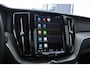 Volvo XC60 T8 390PK Automaat AWD Ultra Bright / Head-up display / Trekhaak/ Harman Kardon audio / Panoramadak / BLIS / Elektrisch bedienbare voorstoelen / Memory seats / Verwarmbare stoelen / Keyless entry /