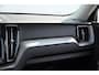 Volvo XC60 T8 390PK Automaat AWD Ultra Bright / Head-up display / Trekhaak/ Harman Kardon audio / Panoramadak / BLIS / Elektrisch bedienbare voorstoelen / Memory seats / Verwarmbare stoelen / Keyless entry /