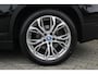 BMW X1 xDrive25e Business Edition Plus | Incl. 12 maanden garantie | Head-up display | Parkeersensoren | Verwarmde voorstoelen | Schuif/kantel dak | Climate control | Lichtmetalen velgen | Elektrische kofferklep | Cruise control | Bluetooth
