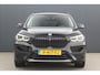 BMW X1 xDrive25e Business Edition Plus | Incl. 12 maanden garantie | Head-up display | Parkeersensoren | Verwarmde voorstoelen | Schuif/kantel dak | Climate control | Lichtmetalen velgen | Elektrische kofferklep | Cruise control | Bluetooth