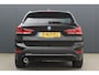 BMW X1 xDrive25e Business Edition Plus | Incl. 12 maanden garantie | Head-up display | Parkeersensoren | Verwarmde voorstoelen | Schuif/kantel dak | Climate control | Lichtmetalen velgen | Elektrische kofferklep | Cruise control | Bluetooth