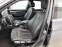 BMW 3-Serie 318i Luxury Edition (STOELVERWARMING, CAMERA, LED, DIGITALE COCKPIT, DEALER ONDERHOUDEN)