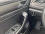 Volkswagen T-Roc 1.0 TSI Style / NL-Auto / Dealer-Onderhouden / 1e-Eigenaar / Adaptieve Cruise-Control / Climate-Control / Apple-Carplay & Android-Auto / Armsteun V+A / DAB Radio-Bluetooth / Navi / PDC V+A / 16'' LMV / ENZ.