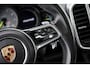 Porsche Cayenne 3.0 S E-Hybrid | Panodak | Luchtvering | Trekhaak | Bose | Sport Chrono | 21 inch | NL Auto |