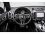 Porsche Cayenne 3.0 S E-Hybrid | Panodak | Luchtvering | Trekhaak | Bose | Sport Chrono | 21 inch | NL Auto |