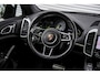Porsche Cayenne 3.0 S E-Hybrid | Panodak | Luchtvering | Trekhaak | Bose | Sport Chrono | 21 inch | NL Auto |