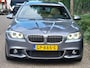 BMW 5-Serie Touring 520i M Sport High Executive 6WB teller Panorama Elk. Stoelen NAP PUNT GAAF 100% dealeronderhouden