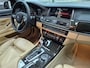 BMW 5-Serie Touring 520i M Sport High Executive 6WB teller Panorama Elk. Stoelen NAP PUNT GAAF 100% dealeronderhouden