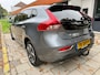 Volvo V40 1.5 T3 Dynamic Edition / Automaat / Trekhaak / Panoramadak / Stoelverwarming / Achteruitrijcamera / Keyless