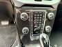 Volvo V40 1.5 T3 Dynamic Edition / Automaat / Trekhaak / Panoramadak / Stoelverwarming / Achteruitrijcamera / Keyless