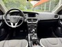 Volvo V40 1.5 T3 Dynamic Edition / Automaat / Trekhaak / Panoramadak / Stoelverwarming / Achteruitrijcamera / Keyless