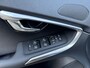 Volvo V40 2.0 T2 Nordic+ / 17" Velgen / Volvo On Call / Voorruit verwarming /