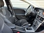 Volvo V40 2.0 T2 Nordic+ / 17" Velgen / Volvo On Call / Voorruit verwarming /