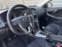 Volvo V40 2.0 T2 Nordic+ / 17" Velgen / Volvo On Call / Voorruit verwarming /