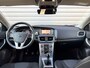 Volvo V40 2.0 T2 Nordic+ / 17" Velgen / Volvo On Call / Voorruit verwarming /