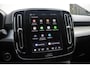 Volvo XC40 Volvo XC40 B4 197PK Plus Black Edition | Visual Park Assist (incl. 360º view) | Schuif-/Kanteldak | Lichtmetalen Velgen 20"| Extra Getint Glas |  Nubuck/ Kunstlederen Bekleding | Apple Carplay/Android Auto | Premium Audio by Harman Kardon | Electronic Climate Controle