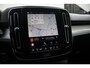 Volvo XC40 Volvo XC40 B4 197PK Plus Black Edition | Visual Park Assist (incl. 360º view) | Schuif-/Kanteldak | Lichtmetalen Velgen 20"| Extra Getint Glas |  Nubuck/ Kunstlederen Bekleding | Apple Carplay/Android Auto | Premium Audio by Harman Kardon | Electronic Climate Controle