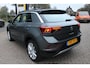 Volkswagen T-Roc 1.5 TSI Apple/Android carplay, Parkeer assistent, NAVI, LED, ACC, Leder, Parkeersensoren, Comfortstoelen, 18" LMV