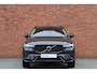 Volvo XC60 T6 Automaat AWD Plus Dark | Panorama Dak | 19'' Lichtmetalen Velgen | Adaptieve Cruise Control | Google Infotainment | Apple Carplay | 360 Graden Camera | Lederen Bekleding | Electronic Climate Control | Navigatiesysteem | Verwarmbare Voorstoelen | Verwarmbaar Stuurwiel | Semi Elektr. Trekhaak |