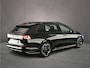 Volkswagen Golf Variant R-Line Edition 1.5 eTSI 150pk DSG Automaat Trekhaak, Panoramadak, LED matrix koplampen, Adaptive cruise control, Navigatie, Achteruitrijcamera