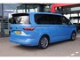 Volkswagen Multivan 1.4 eHybrid L2H1 Style PL €1220 p/m* Harman en Kardon, 6p, elektrische klep met easy open, draadloos laden, adaptief onderstel, veiligheidspakket, side assist, vol leder, elektrisch verstelbare stoelen voor, stoel ventilatie, privacy glas, head up! display, keyless entry, 18" LMV, metallic lak, stand kachel, verwarmbare voorruit, trekhaak wegklapbaar, stuurwiel verwarming, panorama dak, niveau regeling