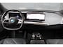 BMW iX XDrive50 | panoramadak skylounge | luchtvering | softclose | elek. trekhaak | stoelkoeling | massage stoel(en) | laser led