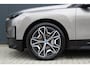 BMW iX XDrive50 | panoramadak skylounge | luchtvering | softclose | elek. trekhaak | stoelkoeling | massage stoel(en) | laser led