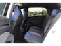 Volkswagen Golf 2.0 TSI R 4Motion / Panoramadak / Camera / Sportuitlaat / 19'' / Matrix LED / Keyless / CarPlay / Stoelverwarming / Dodehoek / DAB / ACC