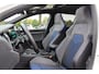 Volkswagen Golf 2.0 TSI R 4Motion / Panoramadak / Camera / Sportuitlaat / 19'' / Matrix LED / Keyless / CarPlay / Stoelverwarming / Dodehoek / DAB / ACC
