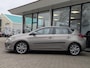 Toyota Auris 1.8 Hybrid Dynamic | Cruise control | Climate control | Keyless | Camera | All Season | Navi