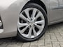 Toyota Auris 1.8 Hybrid Dynamic | Cruise control | Climate control | Keyless | Camera | All Season | Navi
