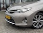 Toyota Auris 1.8 Hybrid Dynamic | Cruise control | Climate control | Keyless | Camera | All Season | Navi